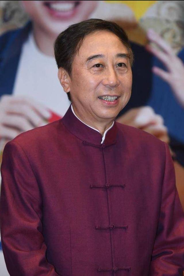 从相声奇才到“阶下囚”,当红时抛下冯巩移居海外后,刘伟怎样了