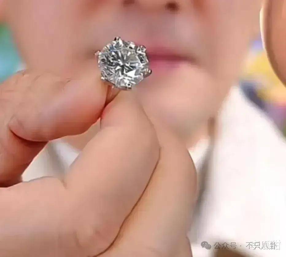 昔日夫妻之情皆沦为他炒热度的工具,这场博眼球的闹剧何时结束?