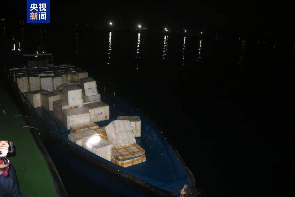 共计4.13吨!广西北海海警查获一起涉嫌走私水果案