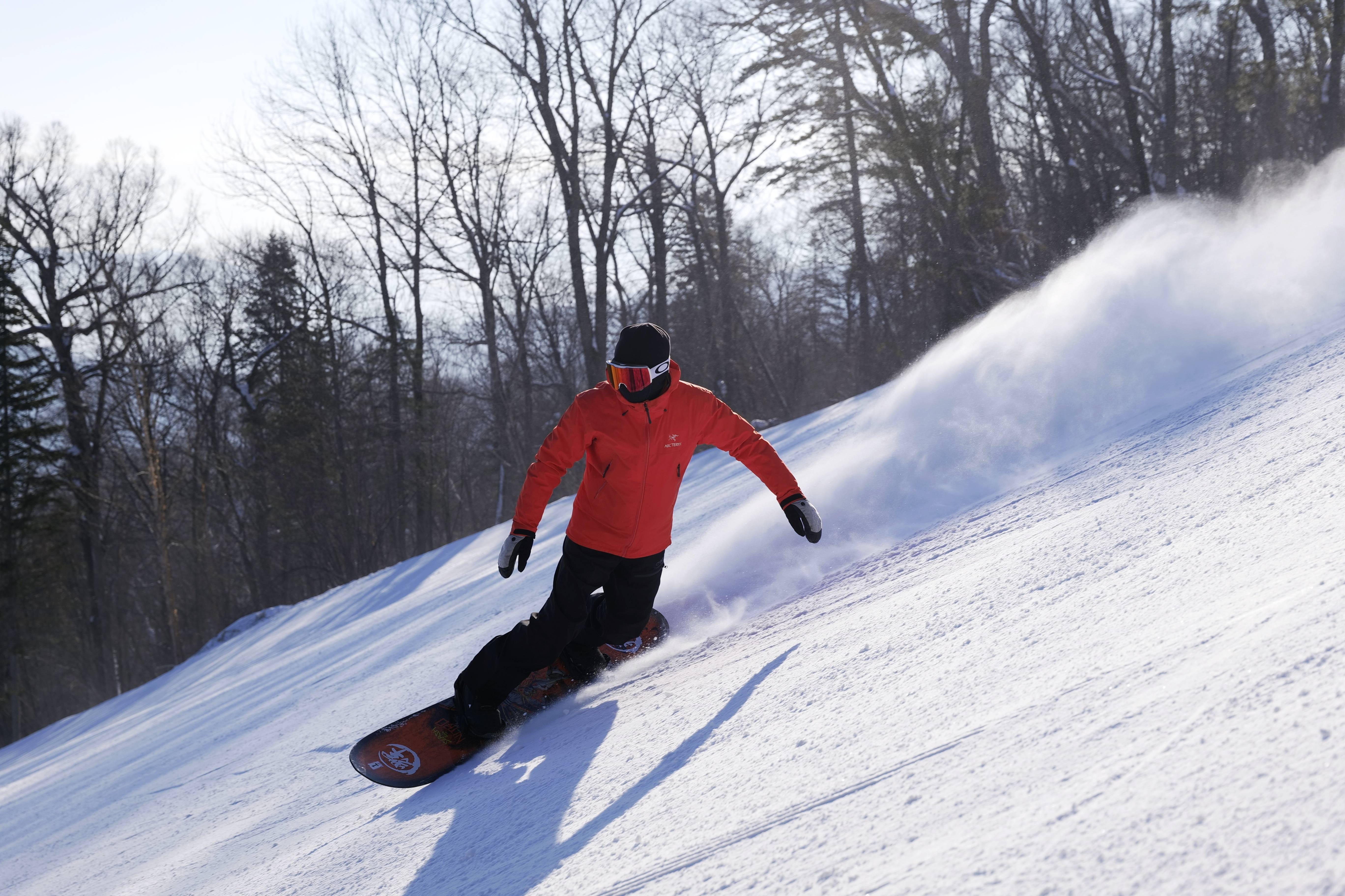 月薪两万,滑不起雪?有雪友在新疆12天花掉13万,有人干脆在河北崇礼买了套房