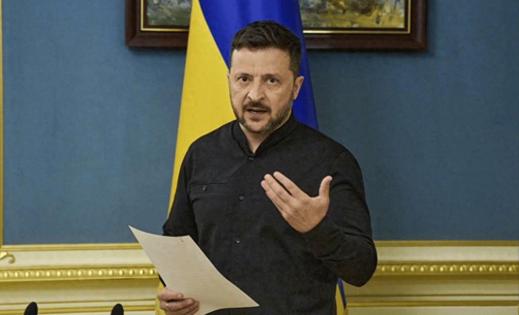 美俄结束通话不到24小时,泽连斯基就动作频频要开国际会议,还高调允许俄罗斯参与