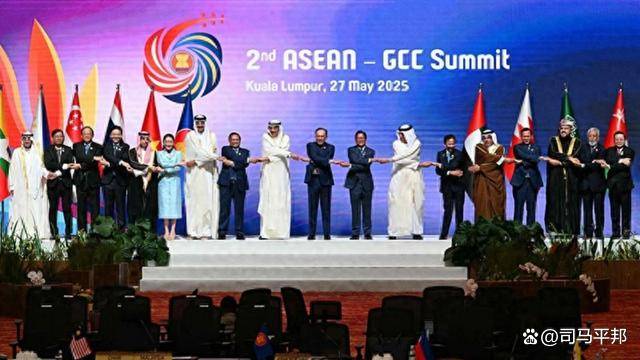 美媒其实比谁都明白,中美关税斗的越狠,亚洲各国就越离不开中国