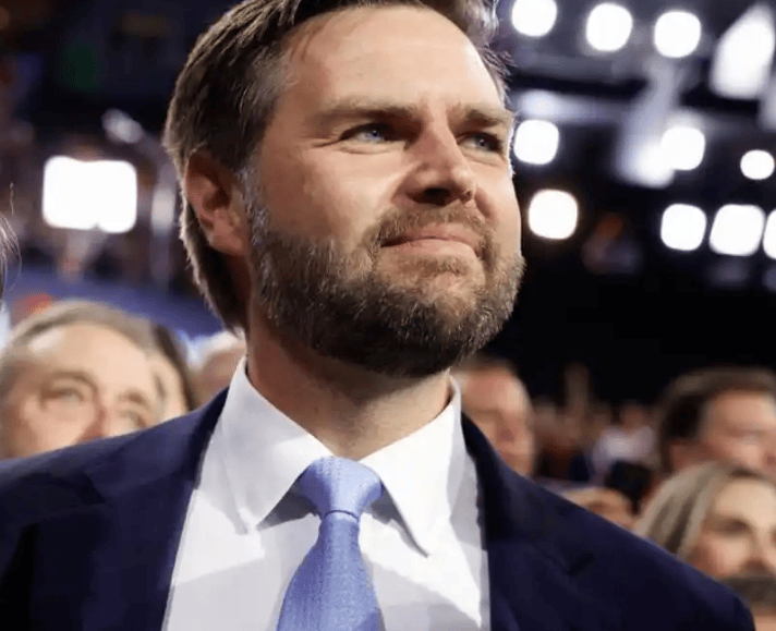 贸易战把美国给打醒了,万斯亲口承认:美国“称霸的时代”结束了