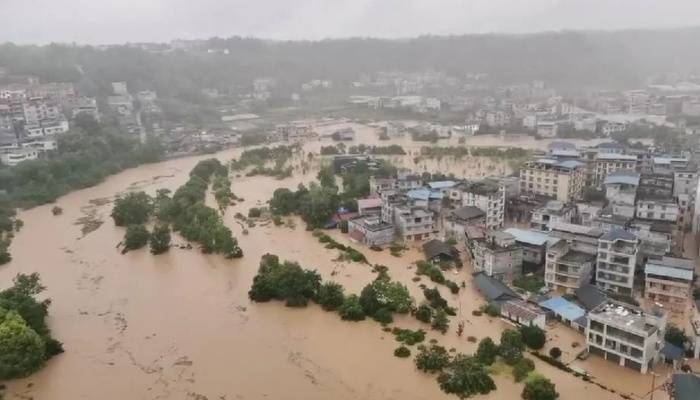 湖南龙山县暴雨成灾致37名中考生缺考,一小区3人在地下车库失联