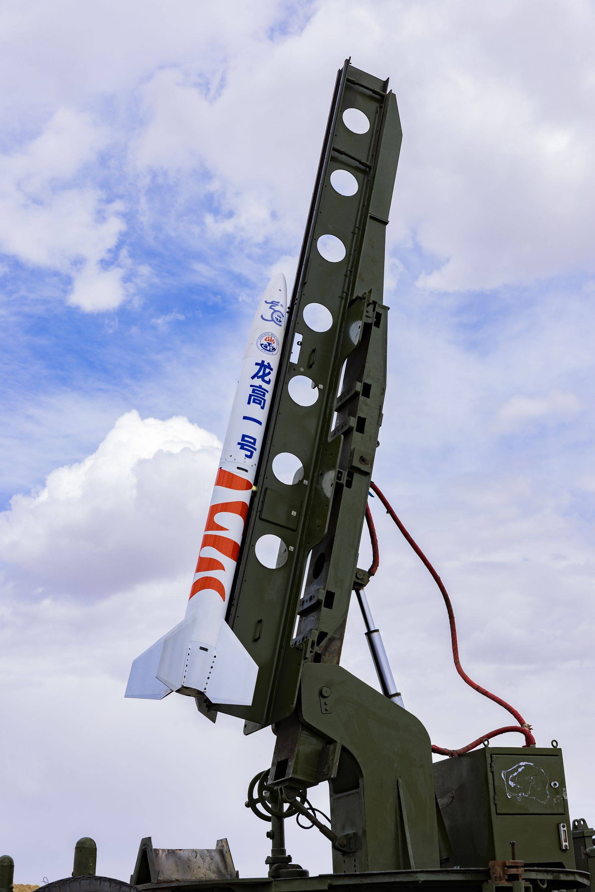 “龙高一号”成功发射！又见深圳少年手搓火箭上天