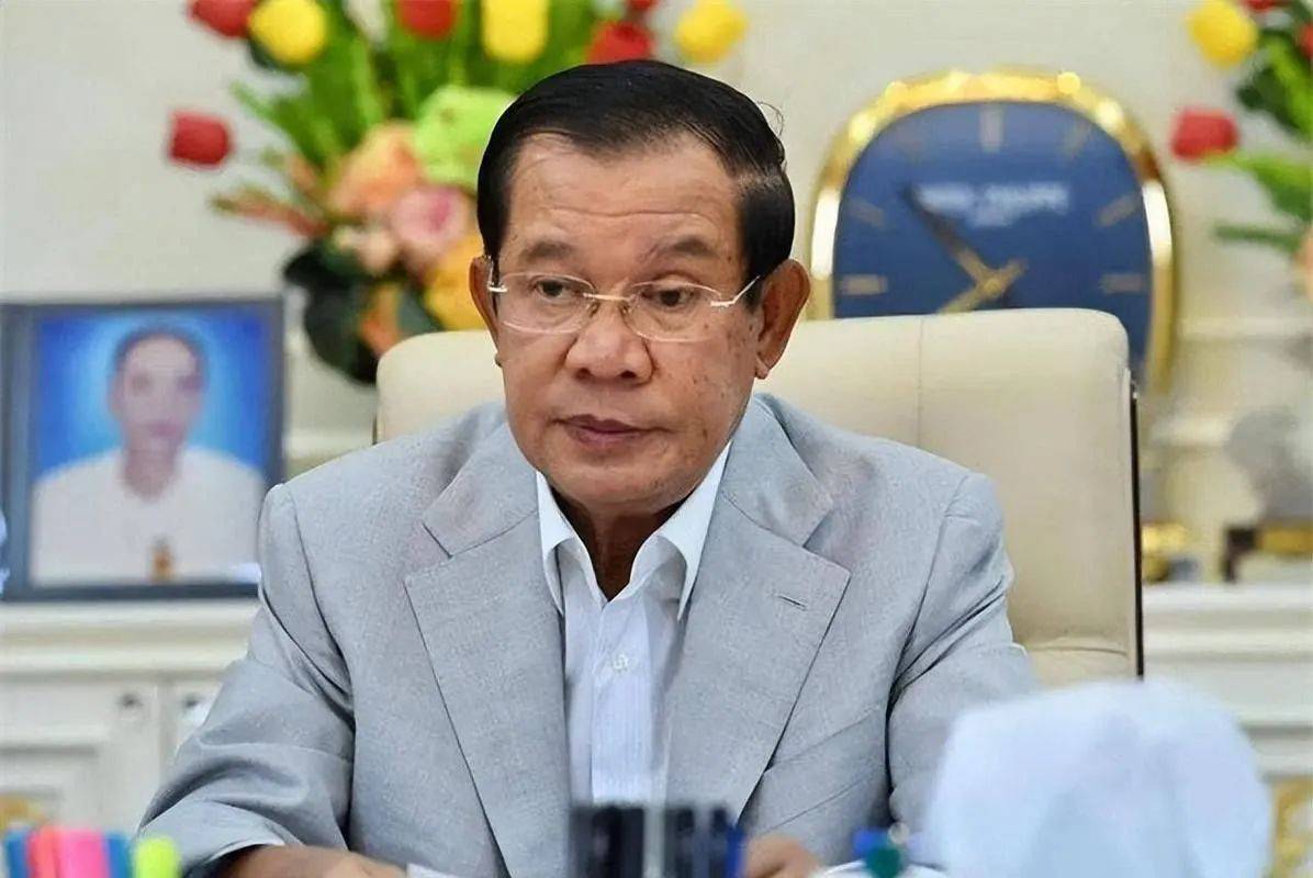 洪森玩脱了,两大司令部被炸毁,柬军败局已定?中方第一时间表态,送给泰柬一句话
