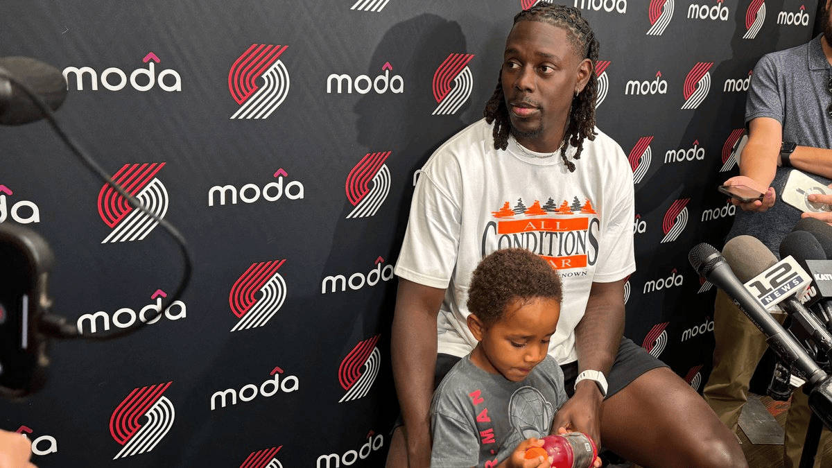 霍勒迪:杨瀚森表现像超级巨星 备受关注是应得的