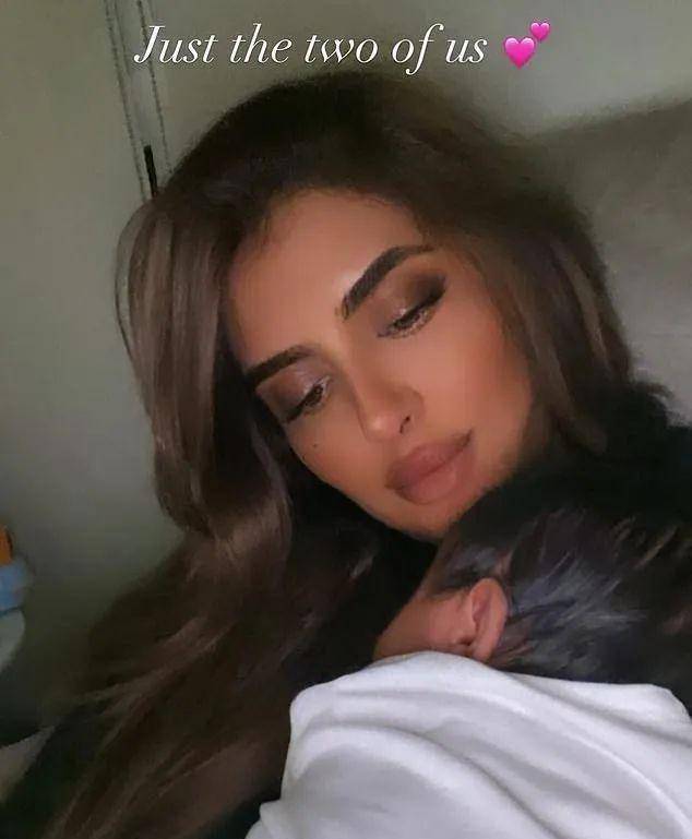 迪拜公主休夫后再订婚,交往卡戴珊前任晒出价值千万钻戒