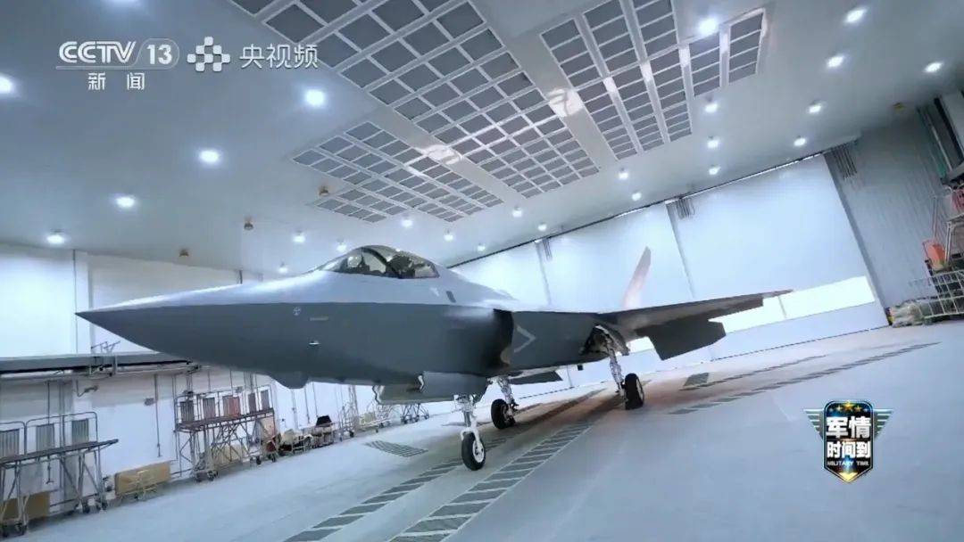 央视正式公开“黑科技”,歼-35果然被大大低估,整机都采用超材料