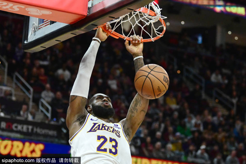 詹姆斯退役传闻引发湖人混乱,未来何去何从?