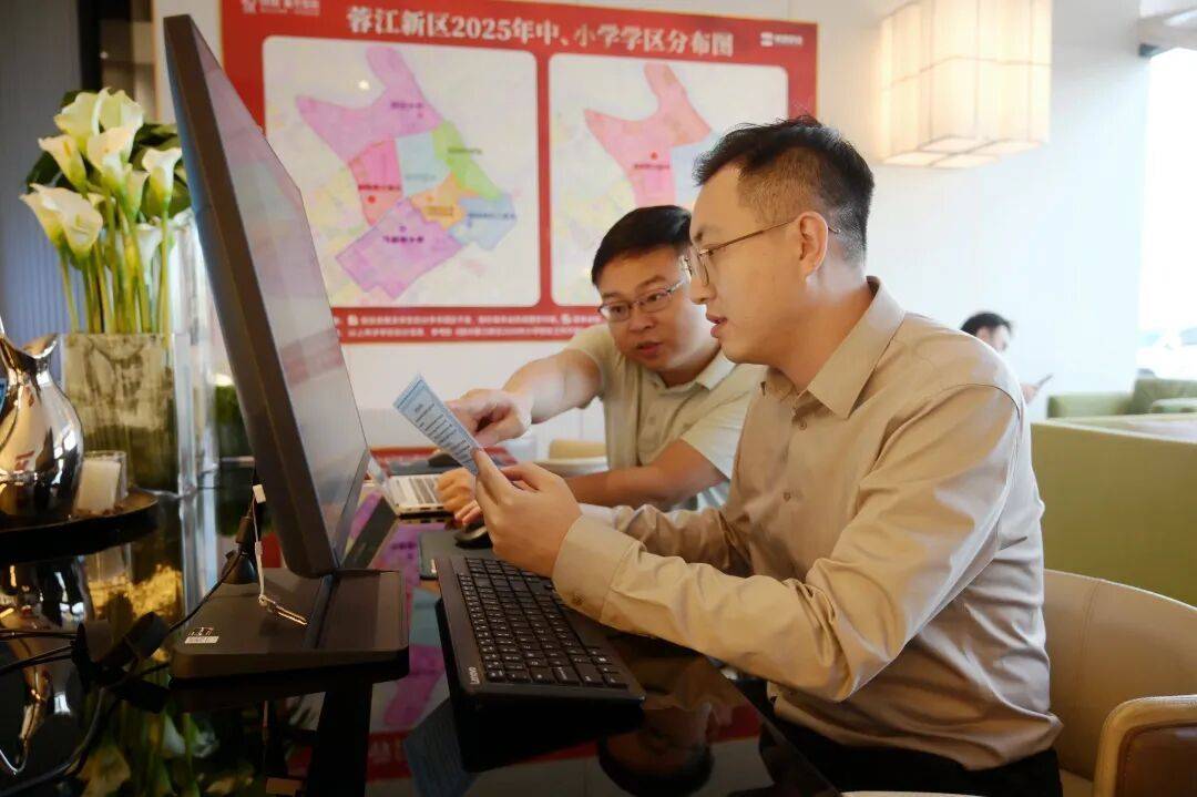 赣州蓉江新区首张房票成功购房!