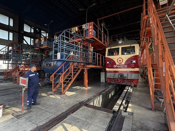 “机车医生”假期“开诊”