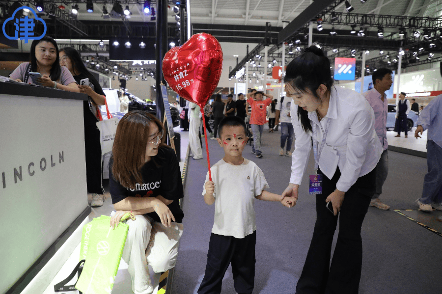 公安机关全力保障2025中国(天津)国际汽车展览会顺利进行