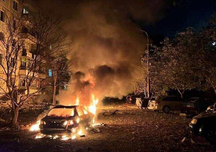 早安!世界丨普京：美若向乌提供“战斧”将摧毁俄美关系；美战争部长带3068人做俯卧撑创纪录