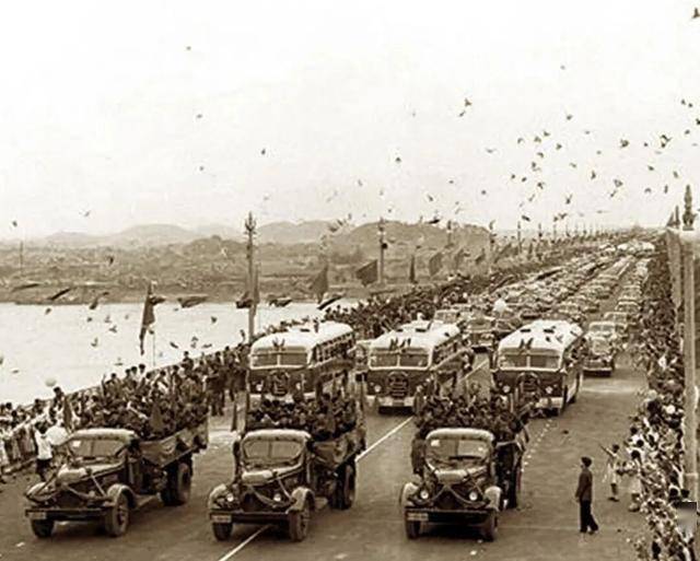 今天是她68岁生日,武汉人:不准退休!