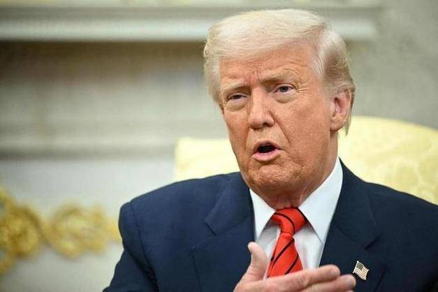 攻守移位了!眼见特朗普出尽“烂牌”,背后大佬坐不住了,下定决心亲自出马向中方交底