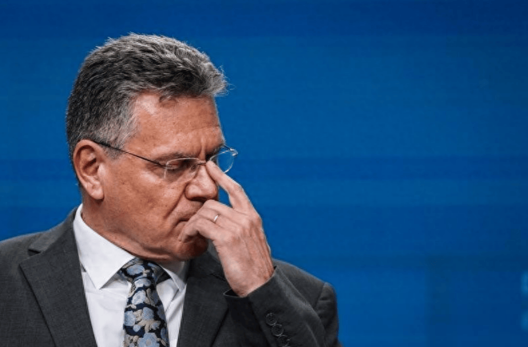 一天之内,中国商务部接了2个电话,一个来求饶,另一个来认错