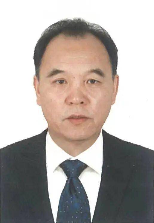 青海省供销社原党组书记、主任朱小青，主动投案